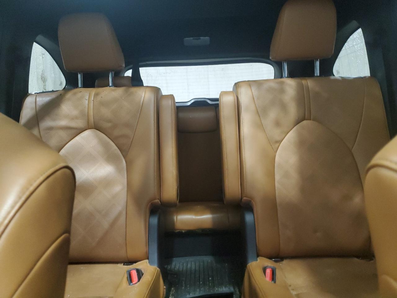 2022 Toyota Highlander - Image 10