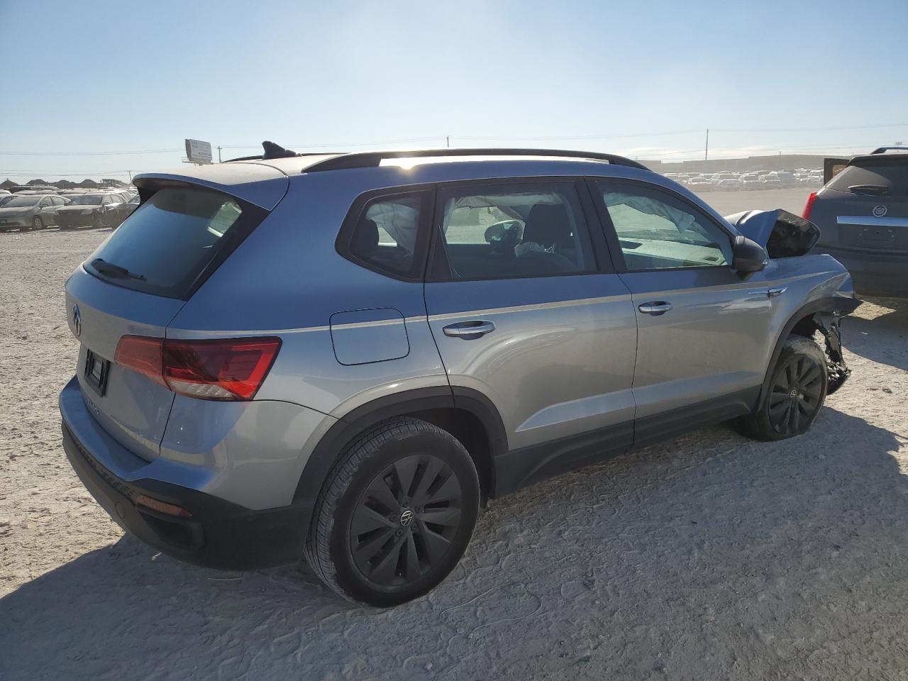 2024 Volkswagen Taos - Image 3