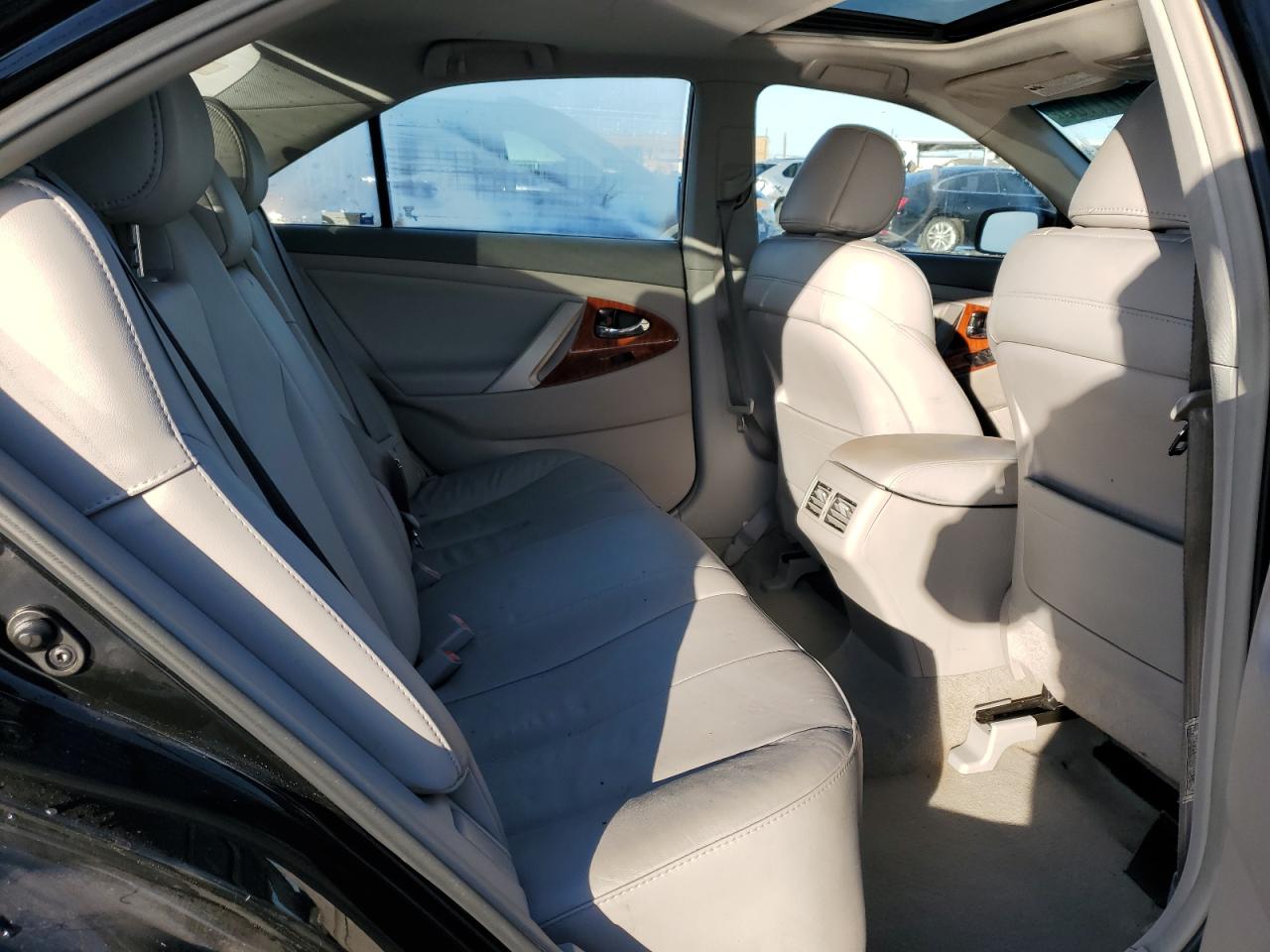 2009 Toyota Camry - Image 10