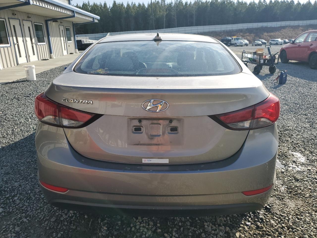 2016 Hyundai Elantra - Image 6
