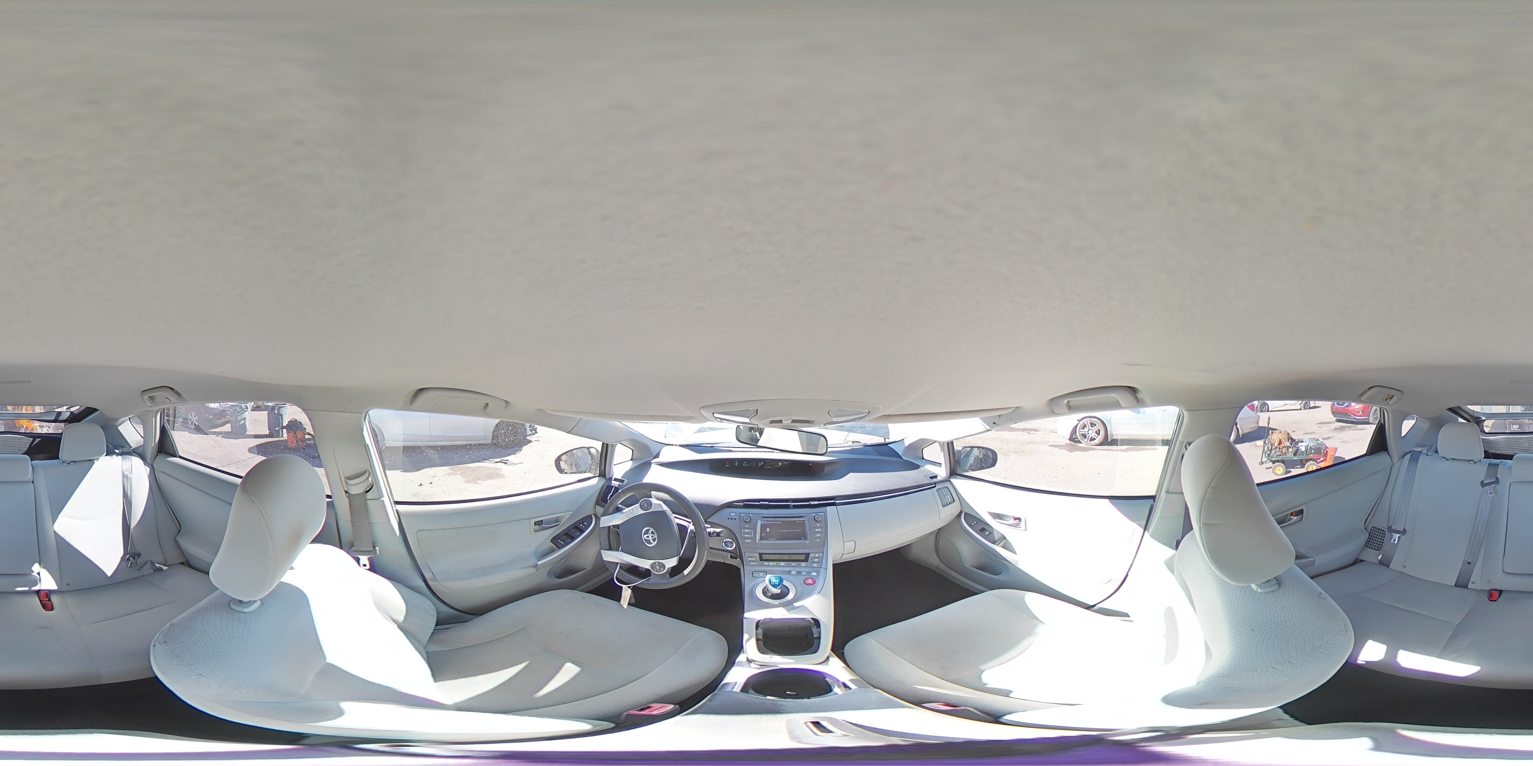 2013 Toyota Prius - Image 13