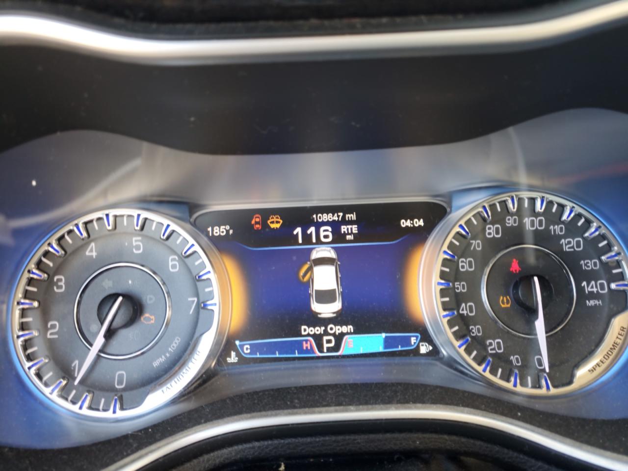 2015 Chrysler 200 - Image 9