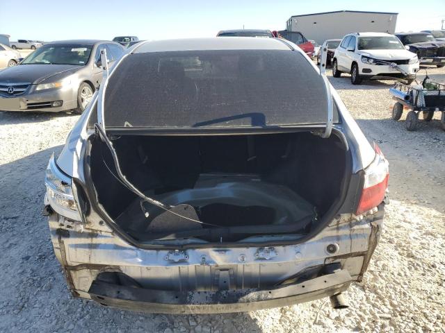 Sedans TOYOTA COROLLA 2015 Srebrny