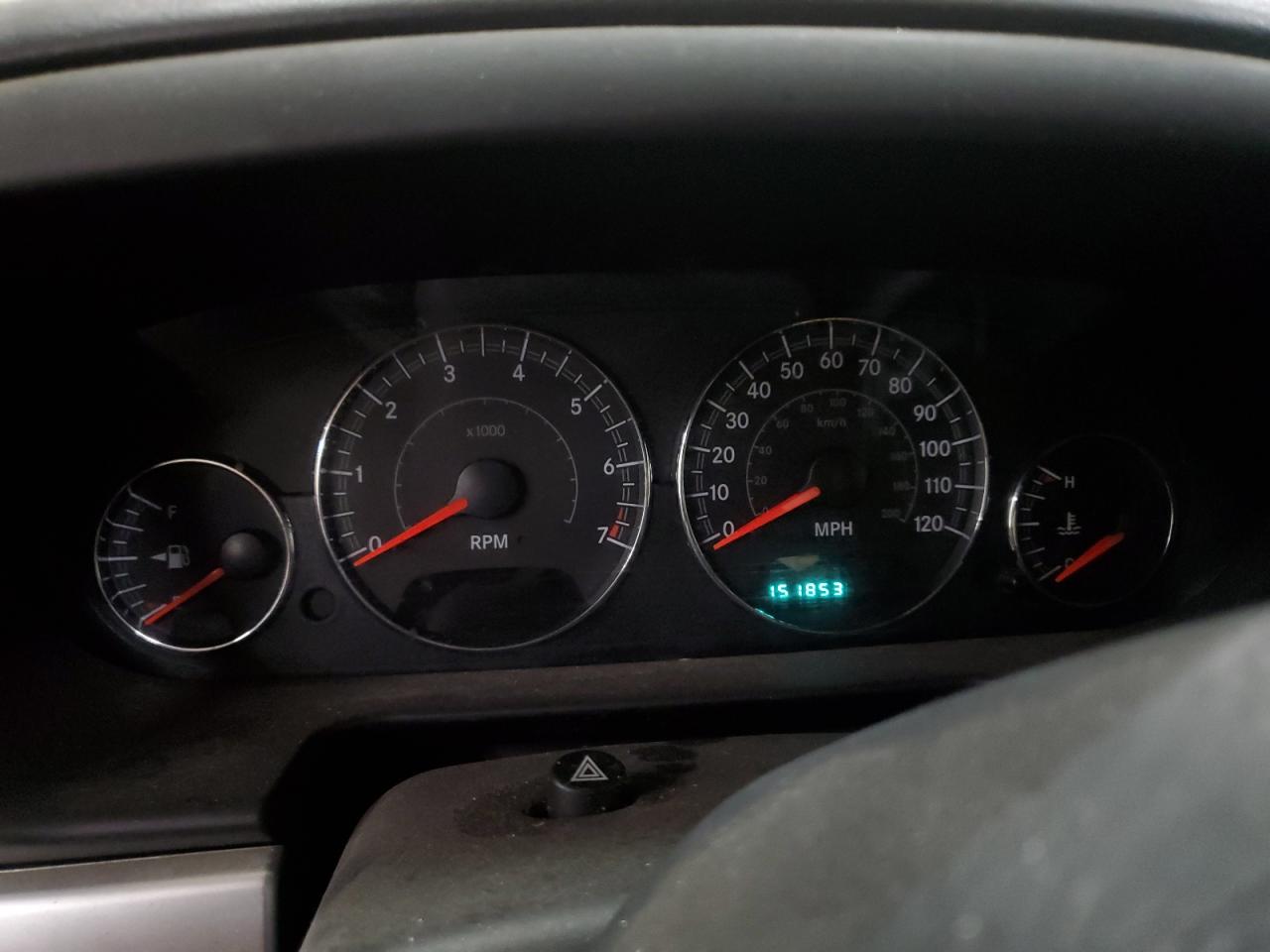 2005 Chrysler Sebring - Image 9
