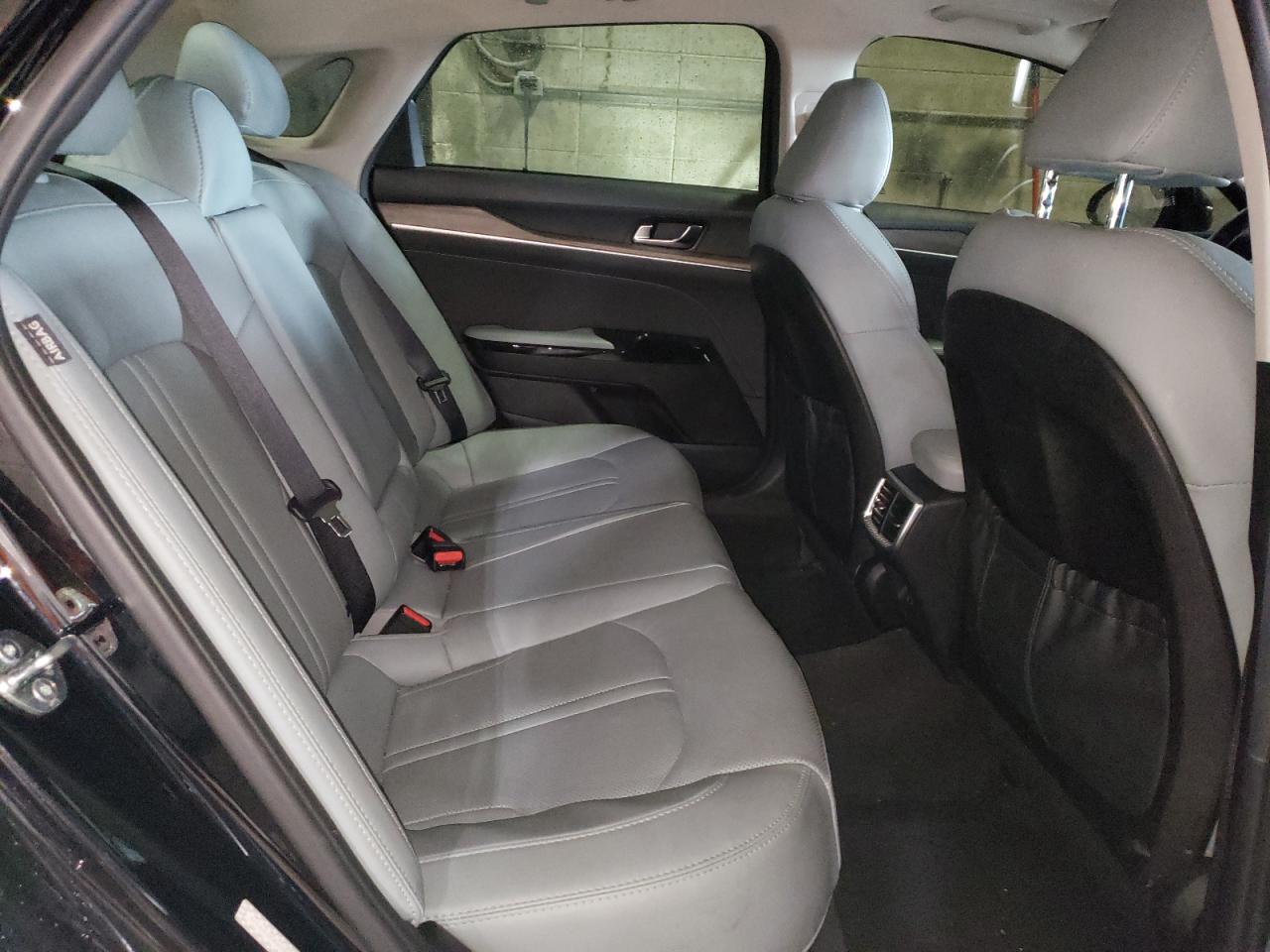 2023 Kia K5 - Image 10