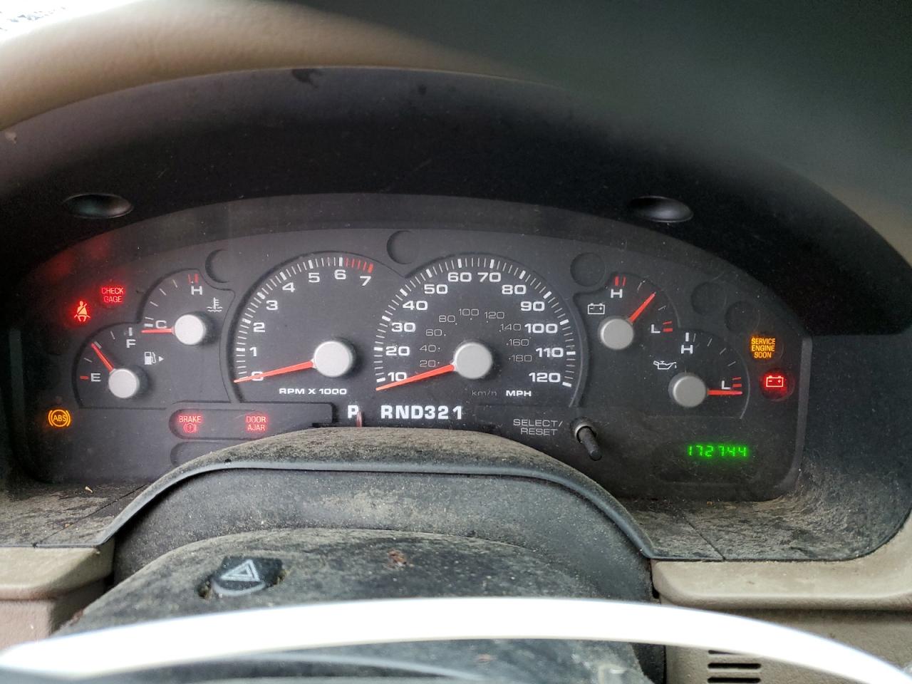 2004 Ford Explorer - Image 9