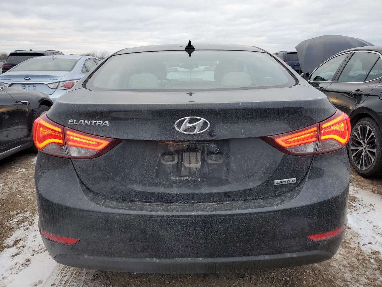 2016 Hyundai Elantra - Image 6