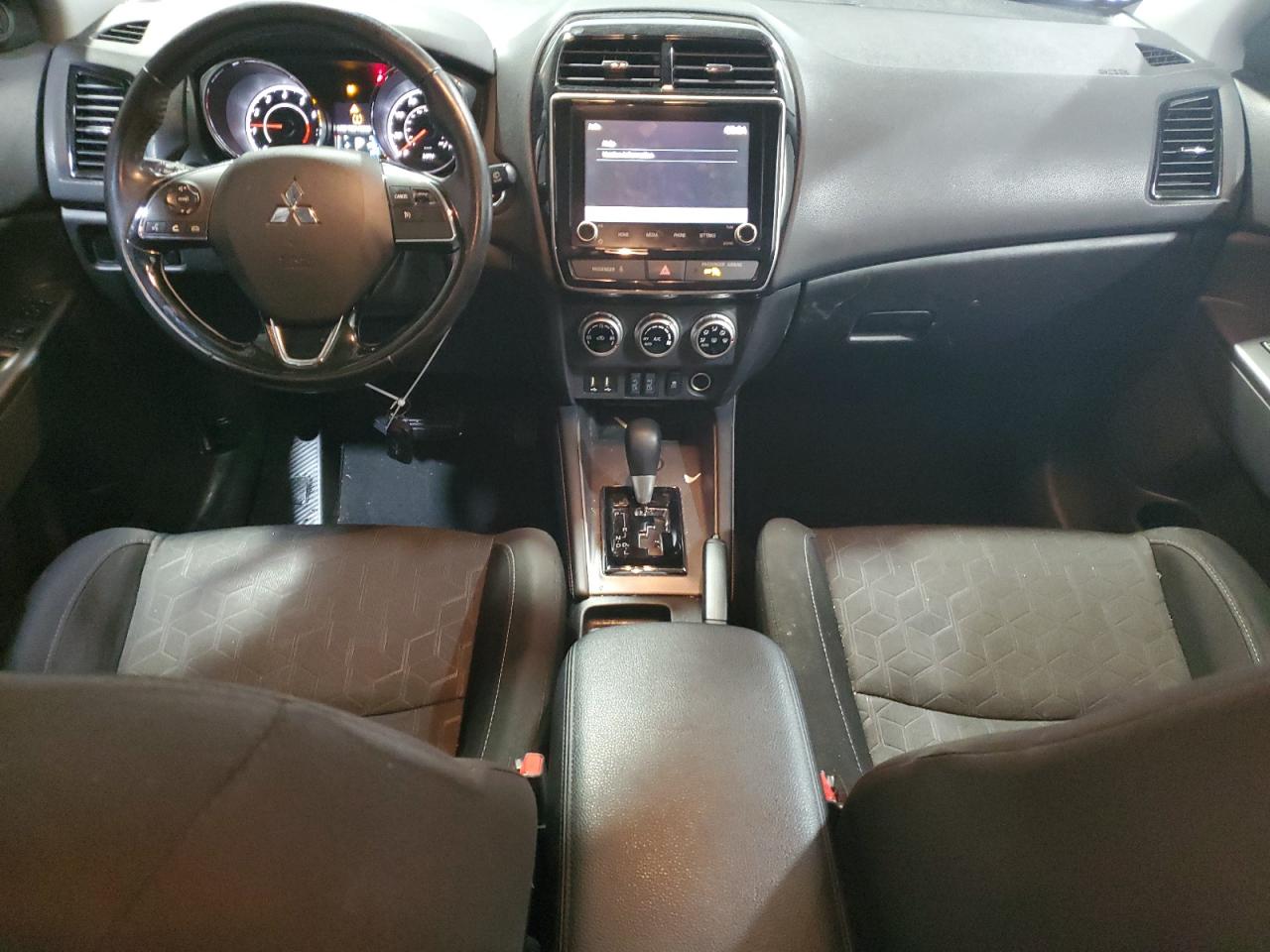 2021 Mitsubishi Outlander - Image 8
