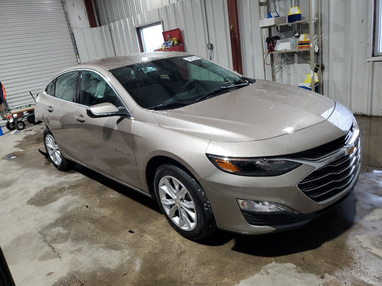 2023 Chevrolet Malibu - Image 4