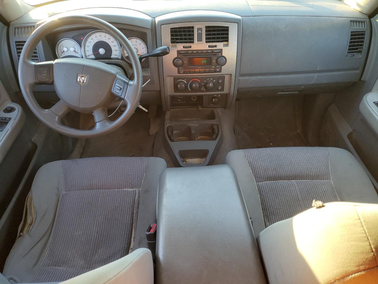2007 Dodge Dakota - Image 8