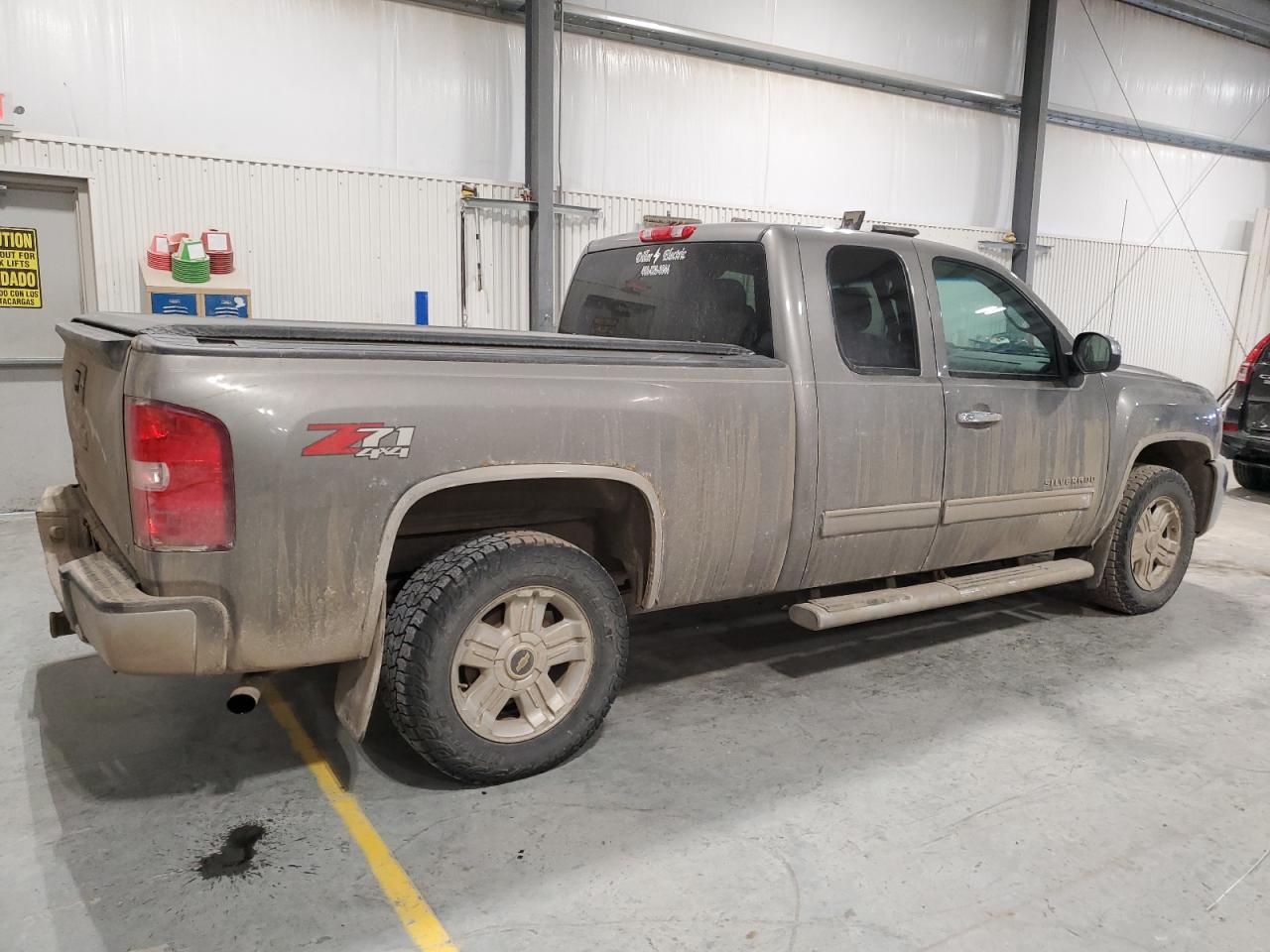 2012 Chevrolet Silverado - Image 3