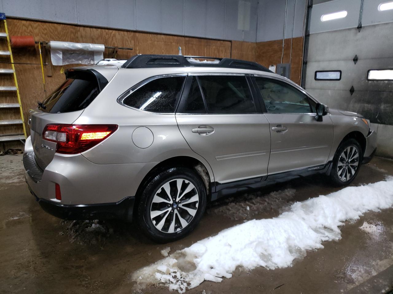 2015 Subaru Outback - Image 3