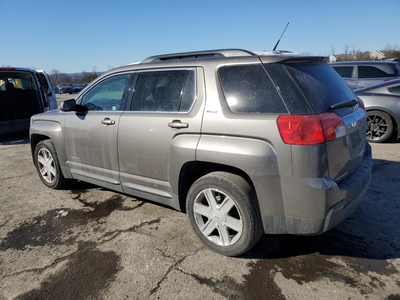 2011 GMC Terrain - Image 2