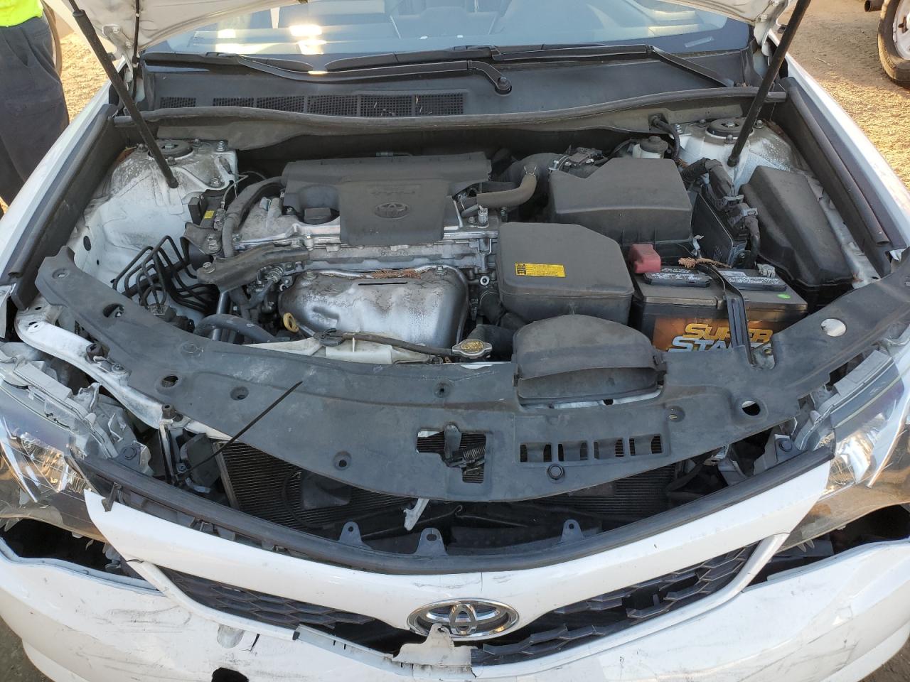 2014 Toyota Camry - Image 11