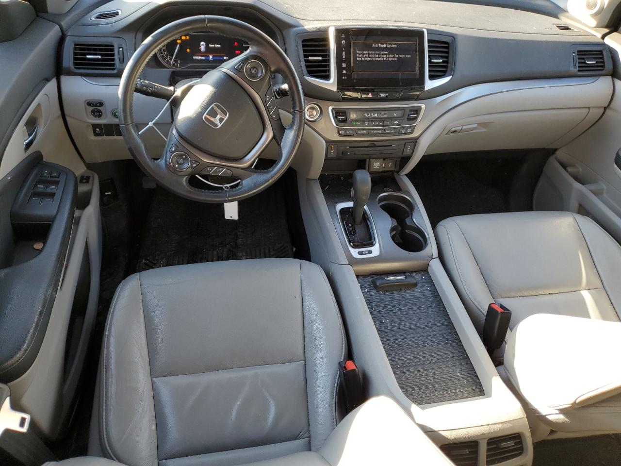 2017 Honda Pilot - Image 8