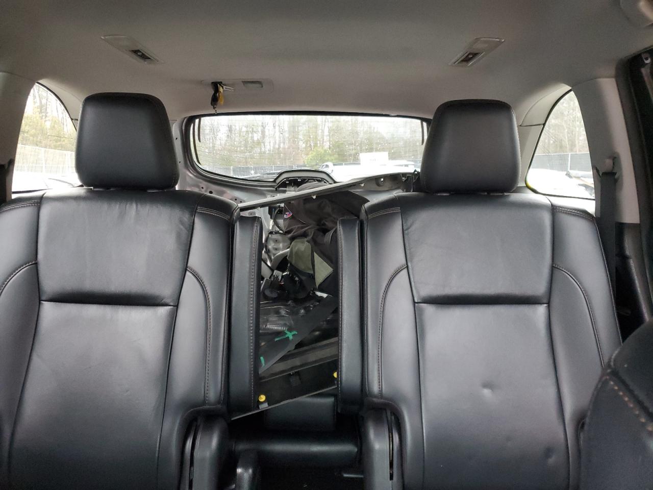 2019 Toyota Highlander - Image 10