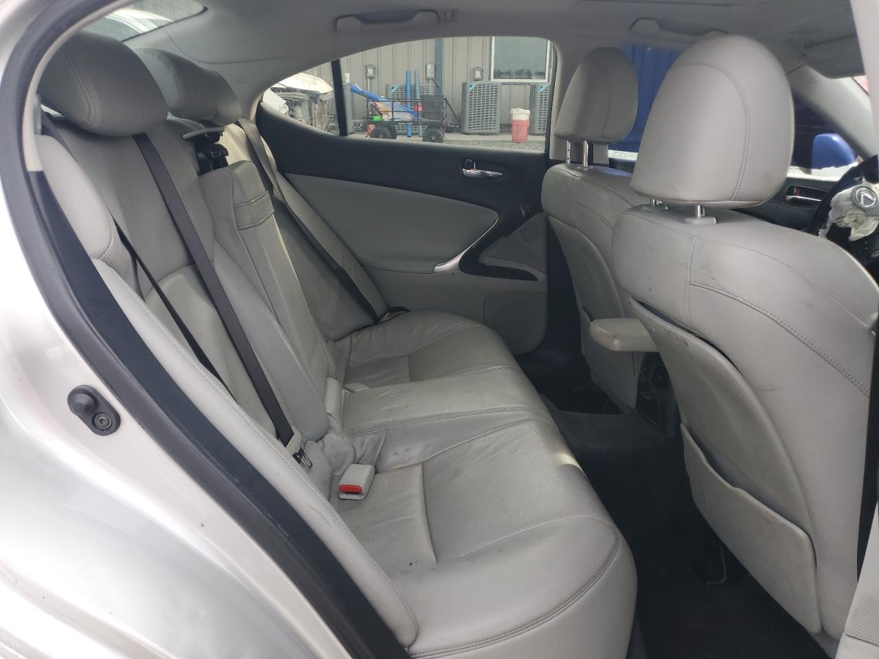2007 Lexus IS - Image 10