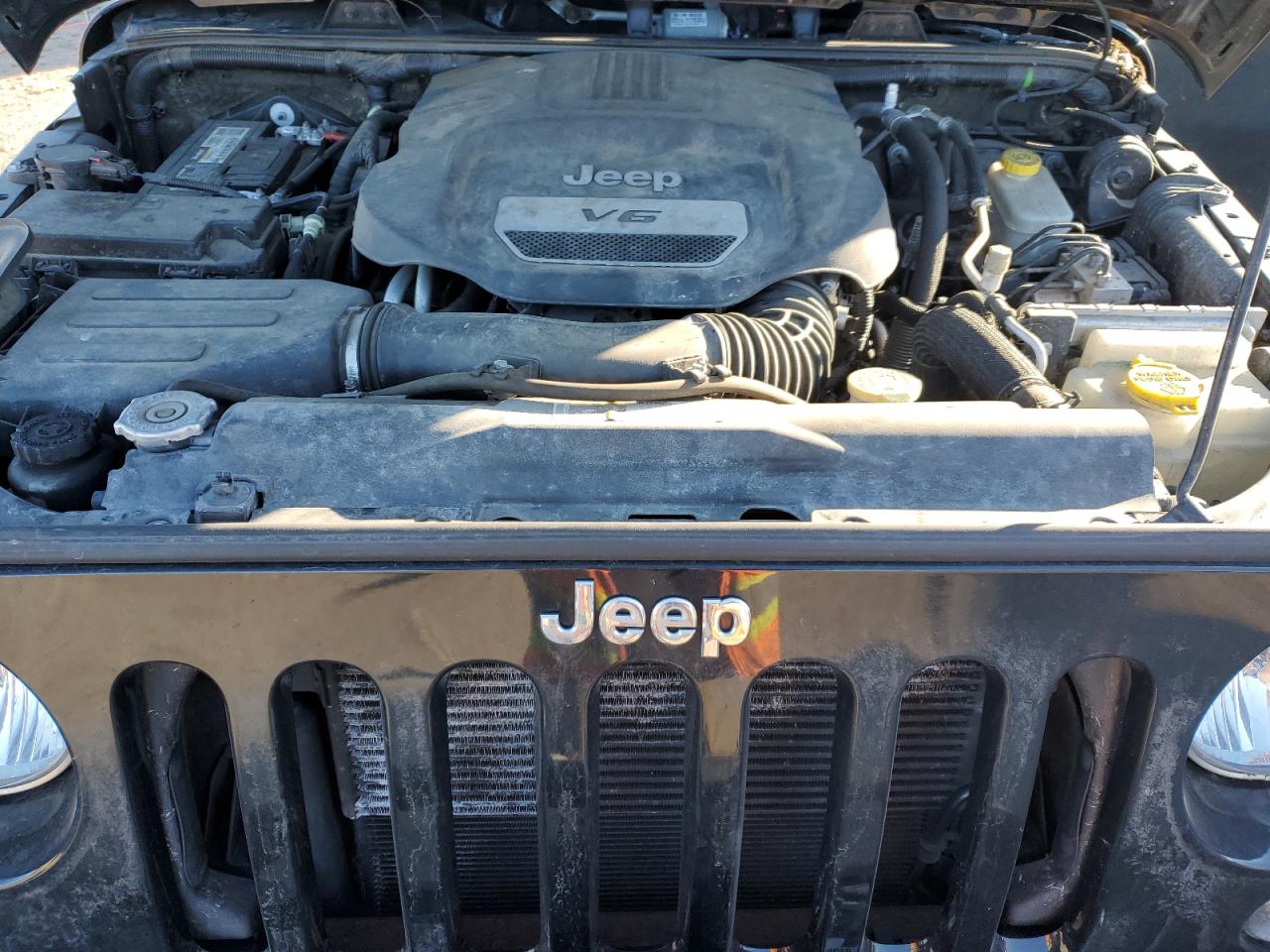 2015 Jeep Wrangler - Image 12