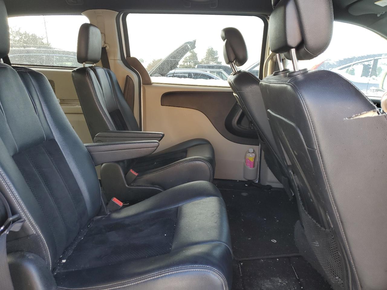 2017 Dodge Caravan - Image 11