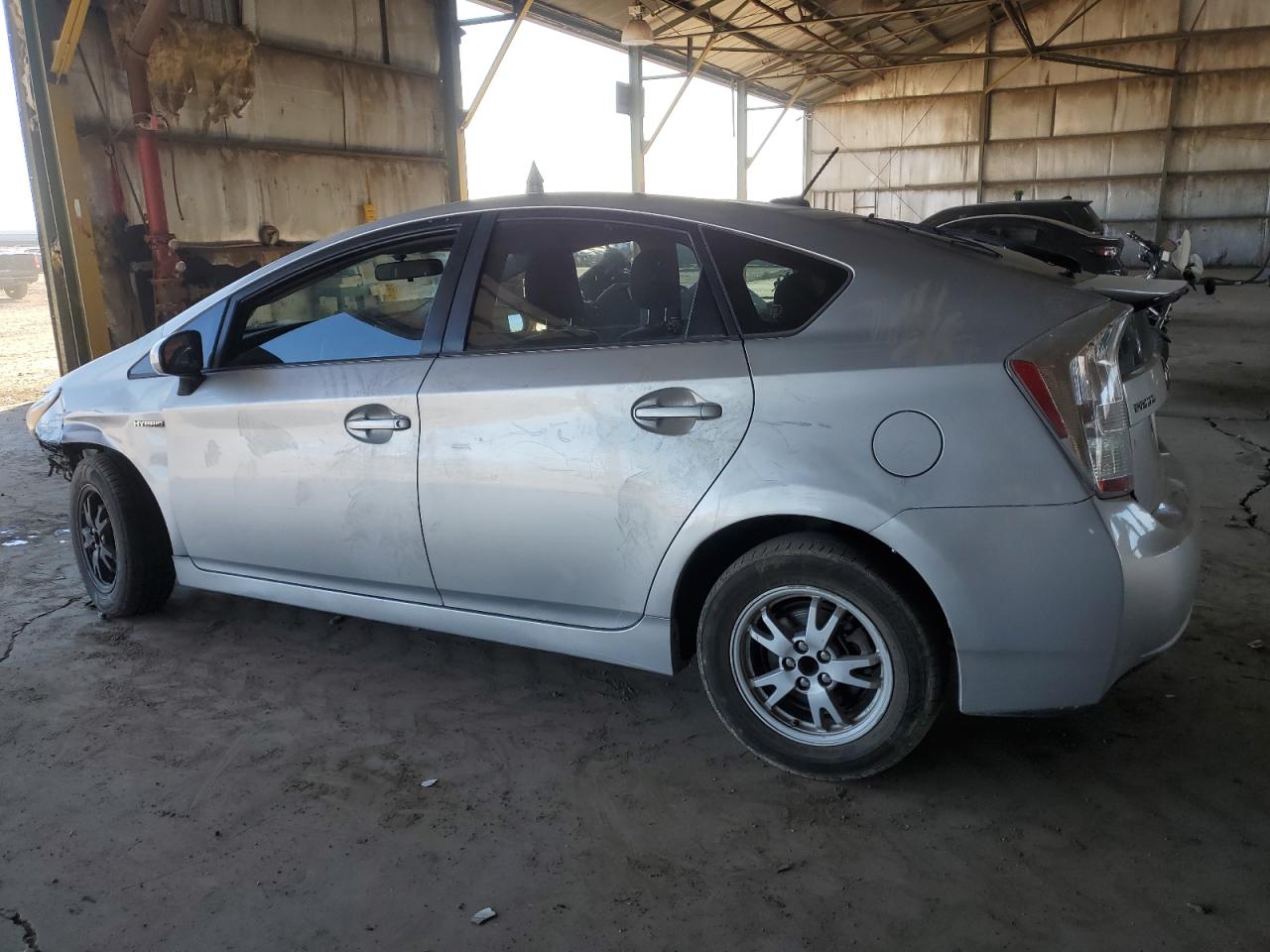 2010 Toyota Prius - Image 2