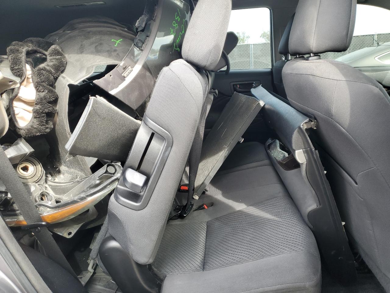 2014 Toyota Highlander - Image 11