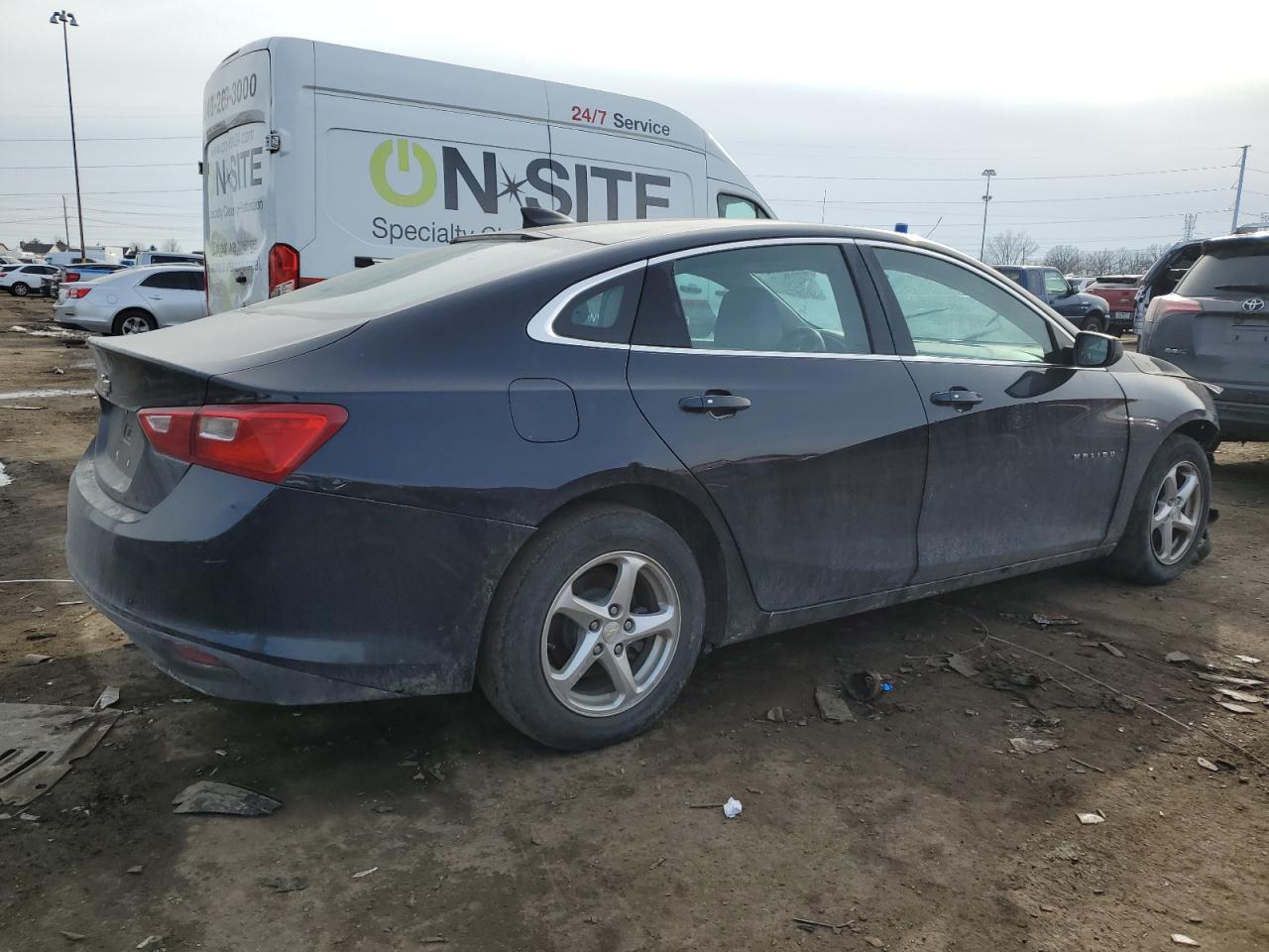 2017 Chevrolet Malibu - Image 3