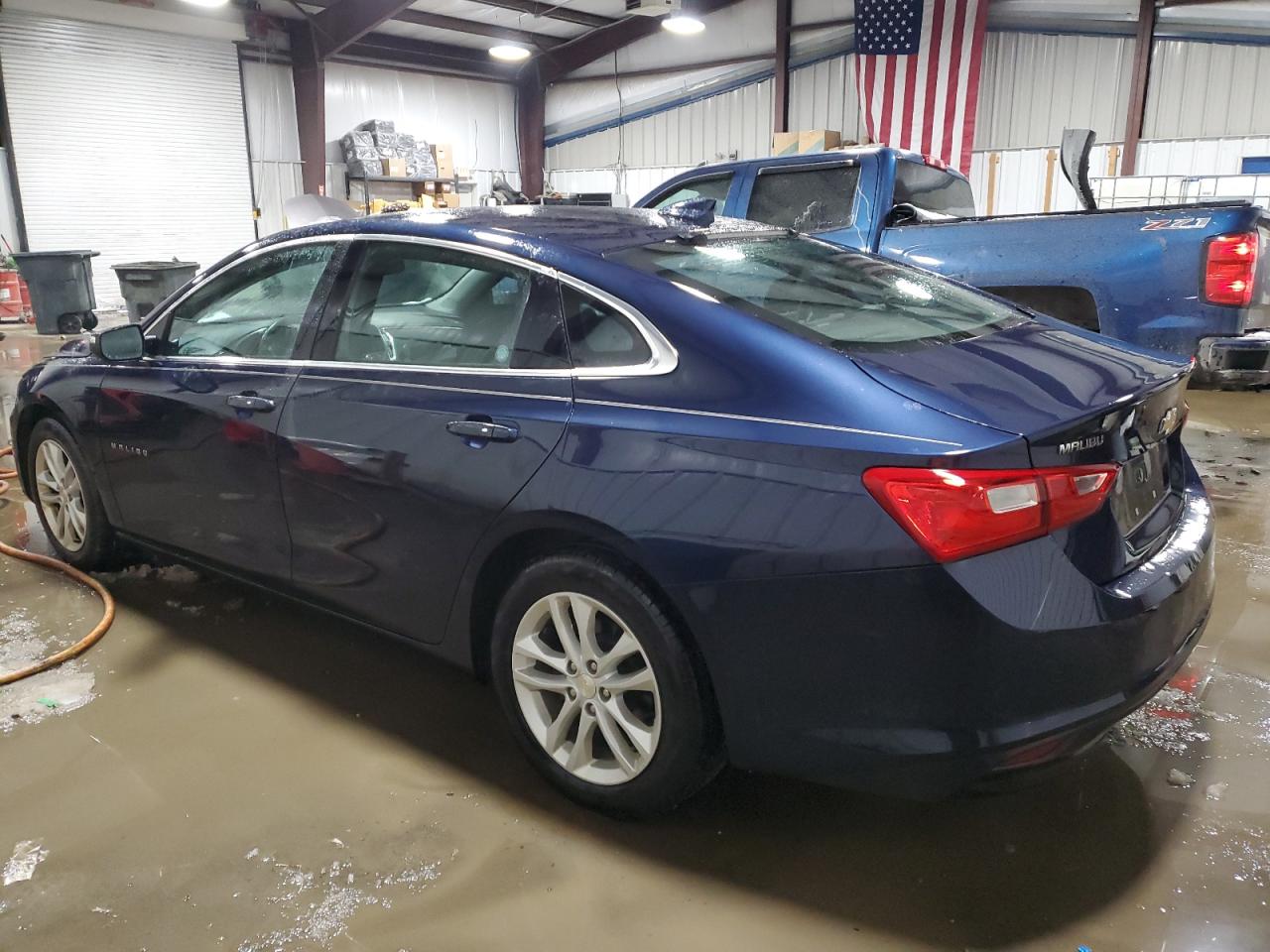 2018 Chevrolet Malibu - Image 2
