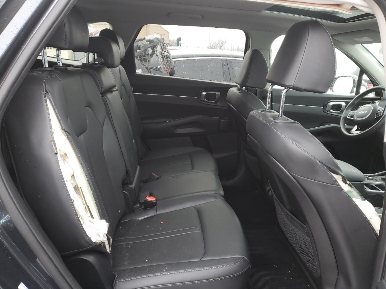 2024 Kia Sorento - Image 12