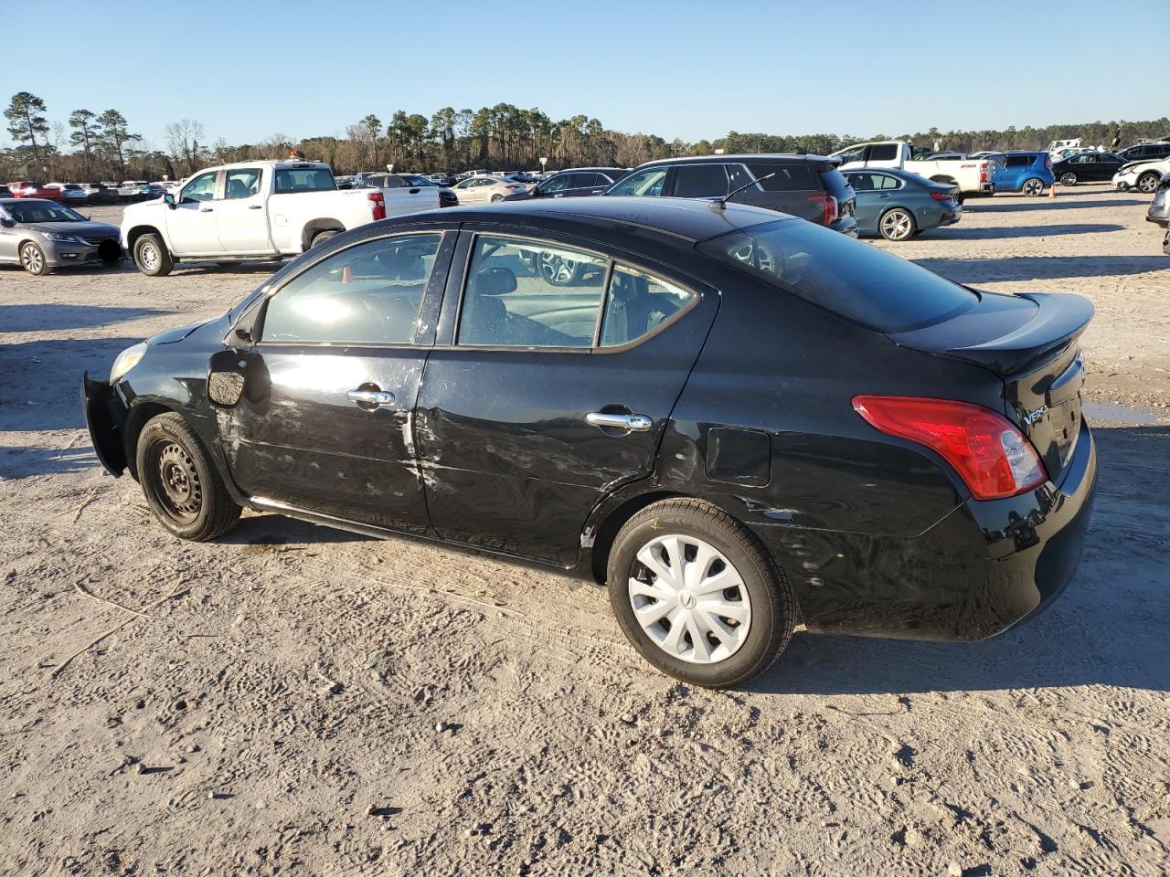 2014 Nissan Versa - Image 2