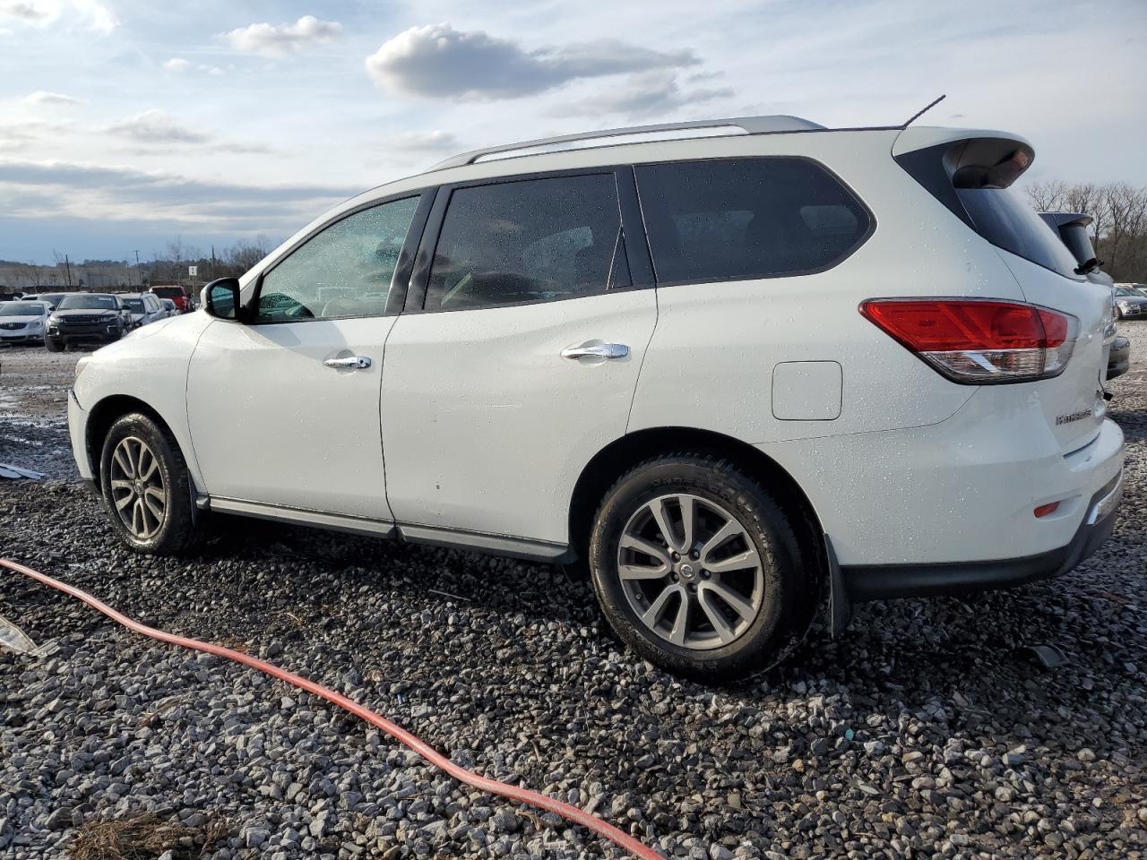 2015 Nissan Pathfinder - Image 2