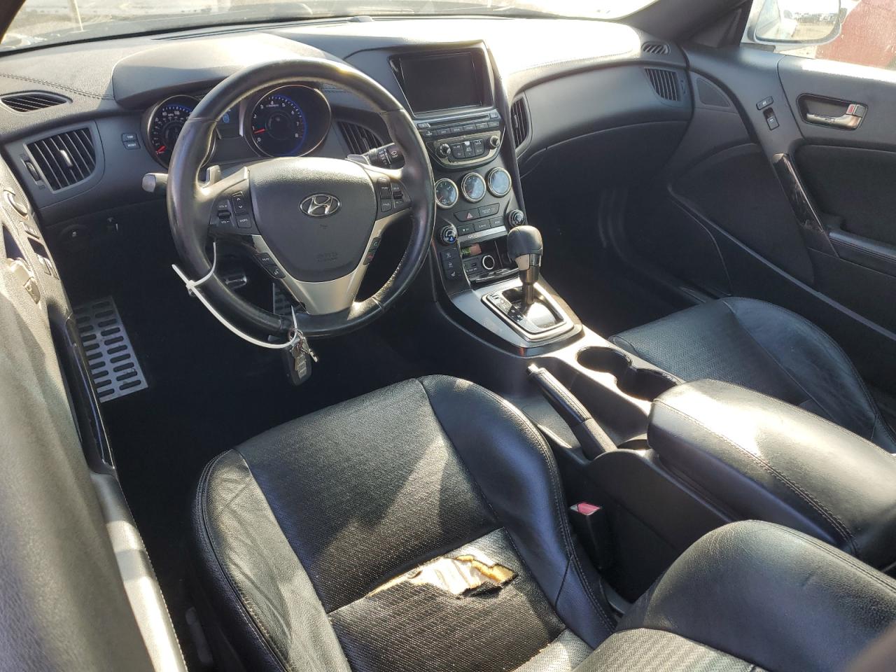 2013 Hyundai Genesis - Image 8