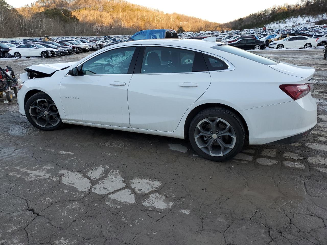 2022 Chevrolet Malibu - Image 2