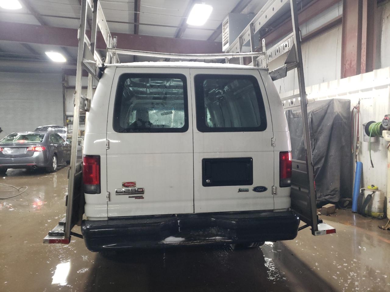 2011 Ford Econoline - Image 6