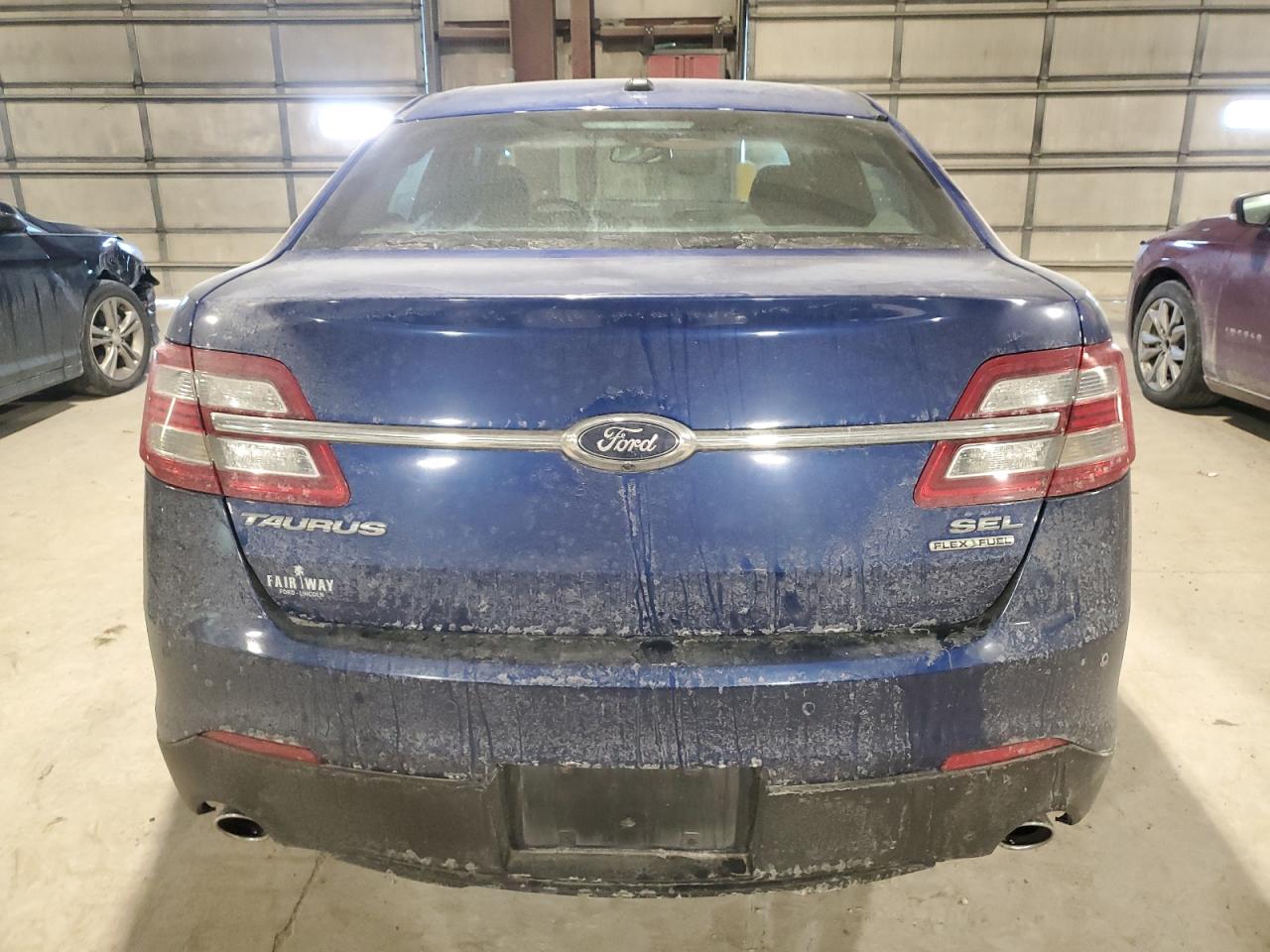 2015 Ford Taurus - Image 6