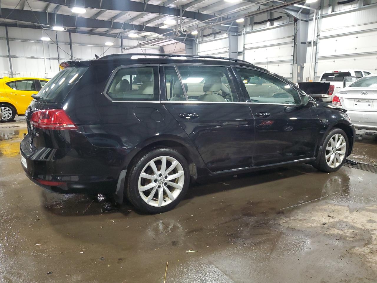 2017 Volkswagen Golf - Image 3