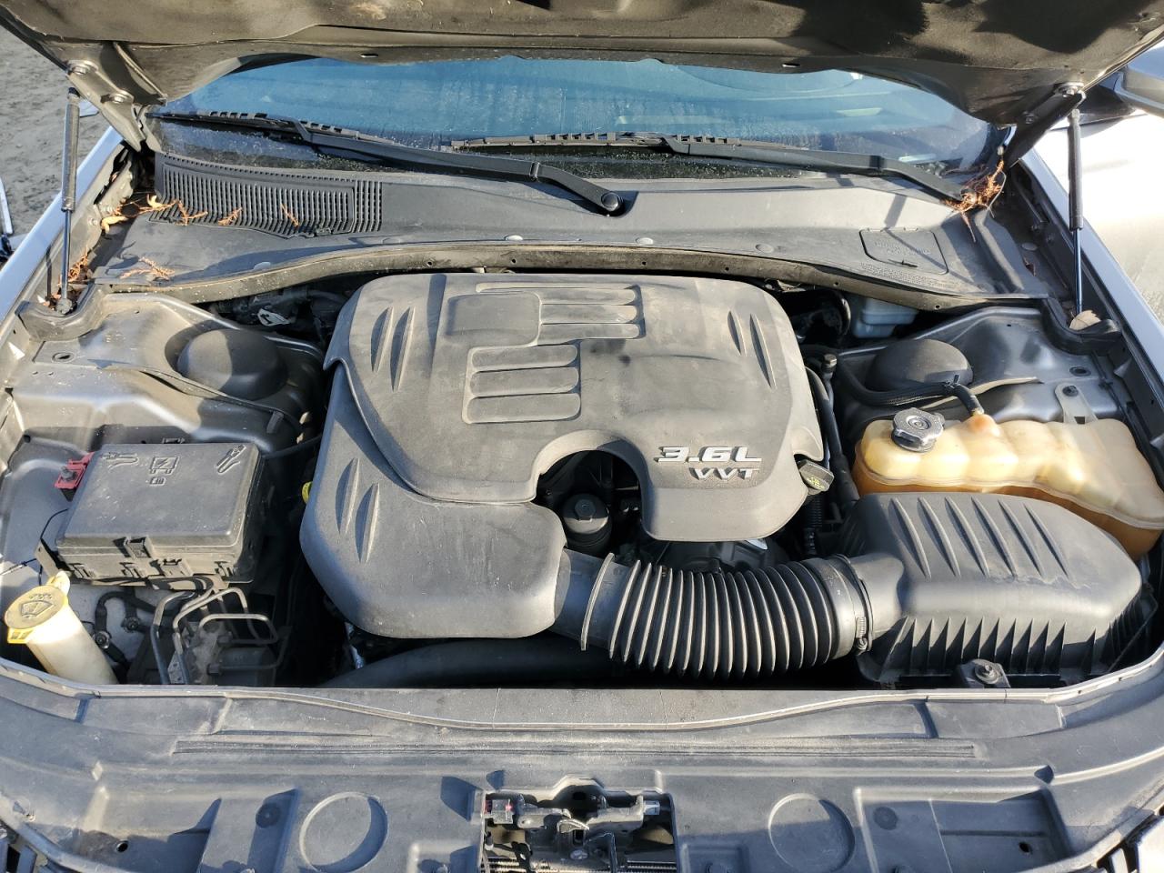 2012 Chrysler 300 - Image 11