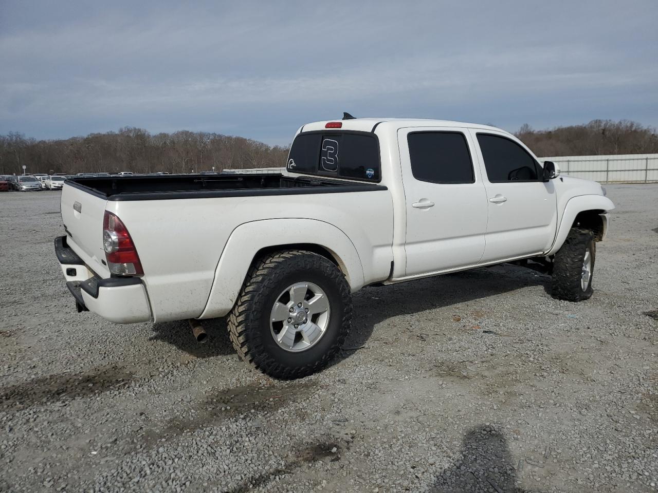 2015 Toyota Tacoma - Image 3
