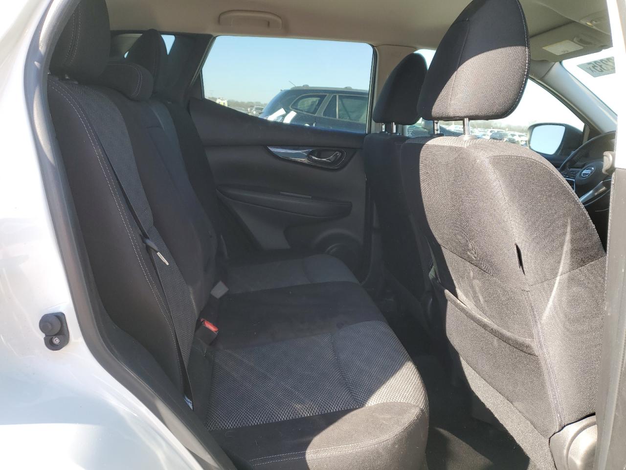 2017 Nissan Rogue - Image 11