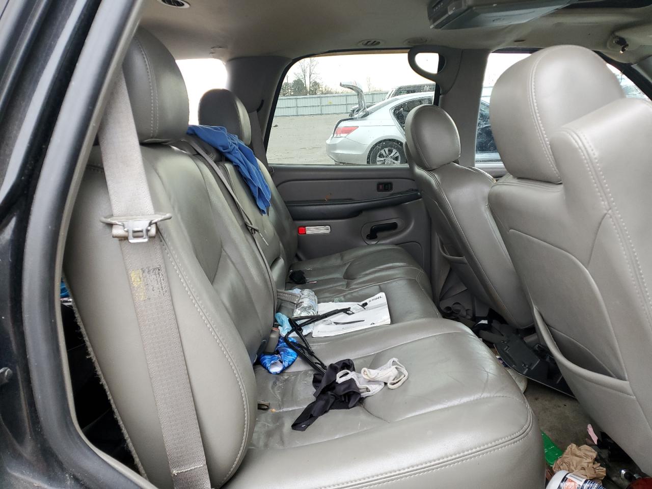 2003 Chevrolet Tahoe - Image 11