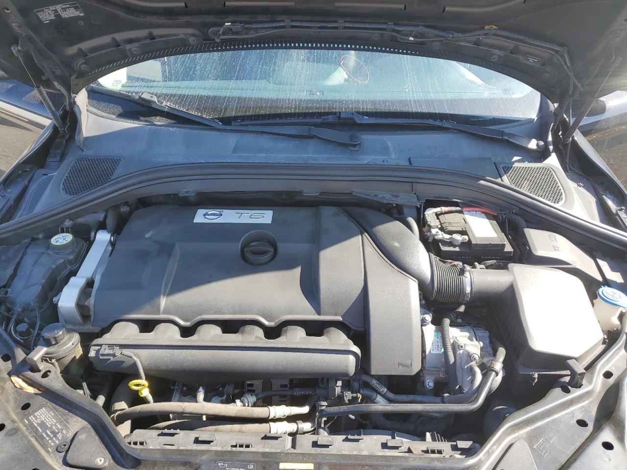 2010 Volvo XC60 - Image 12