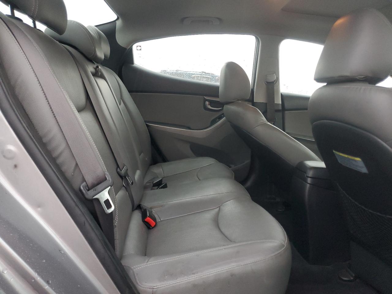 2012 Hyundai Elantra - Image 10
