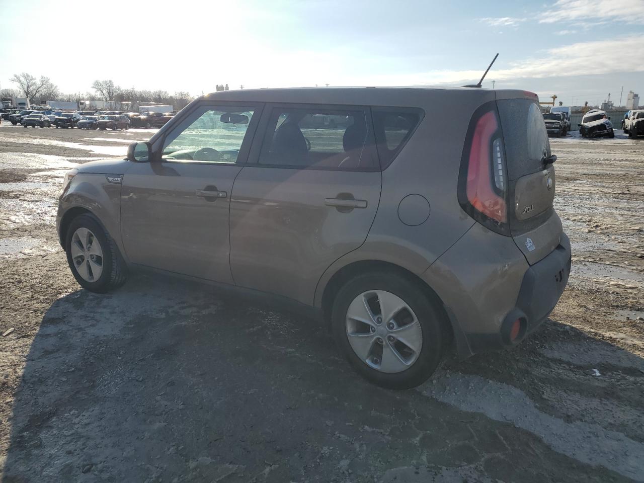 VIN KNDJN2A26G7250832 2016 KIA SOUL no.2