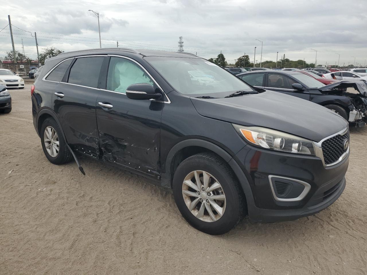 2016 Kia Sorento - Image 4