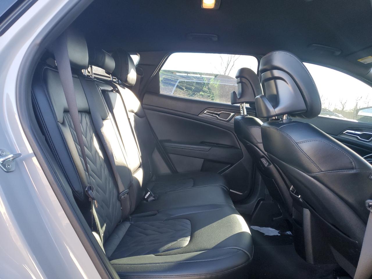 2023 Kia Sportage - Image 11