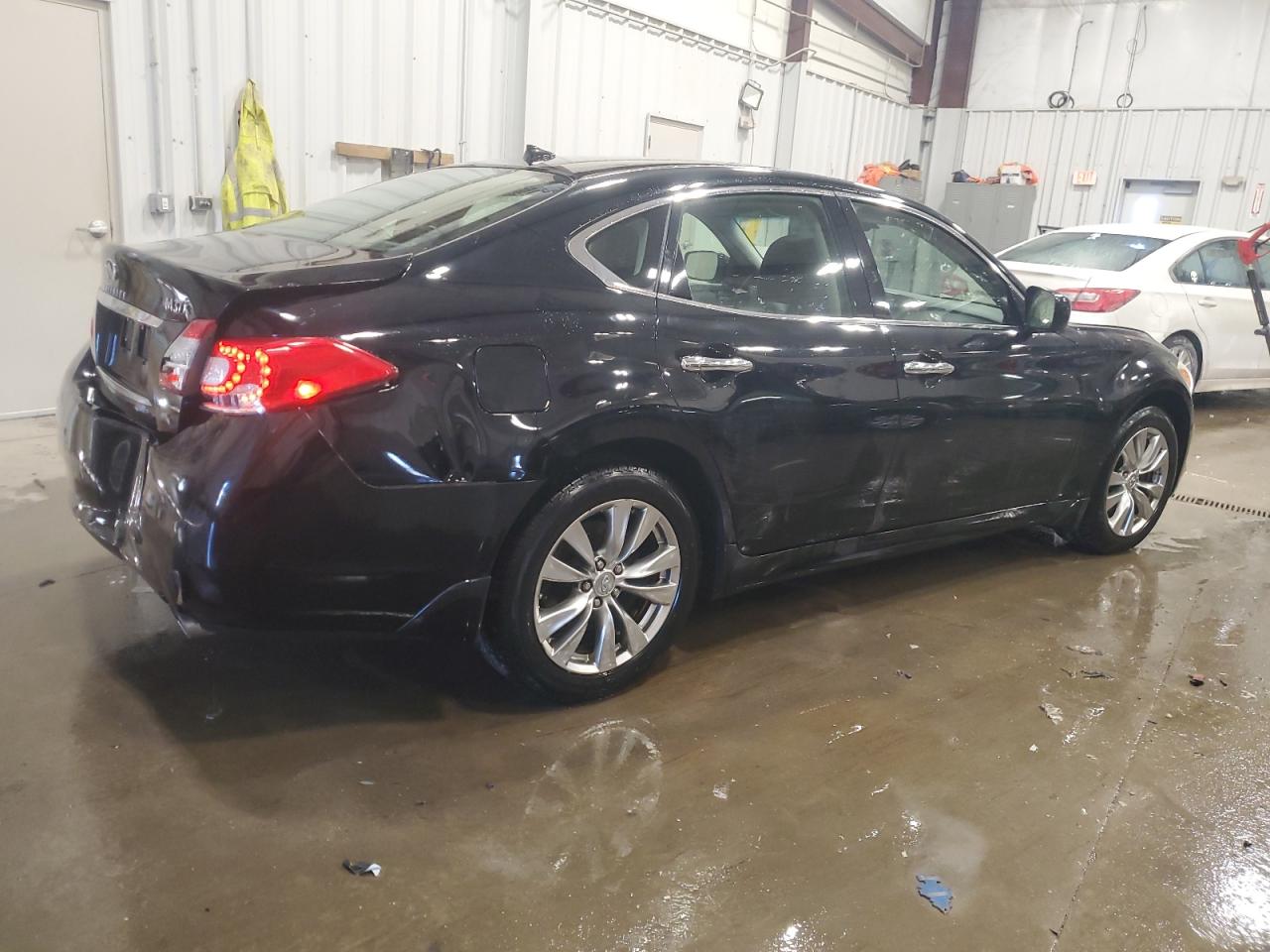 2013 Infiniti M - Image 3