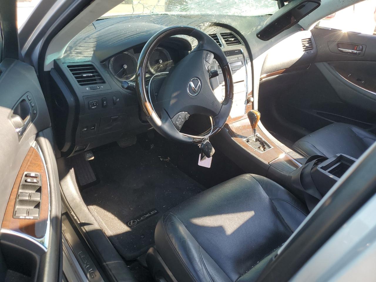 2010 Lexus ES - Image 8
