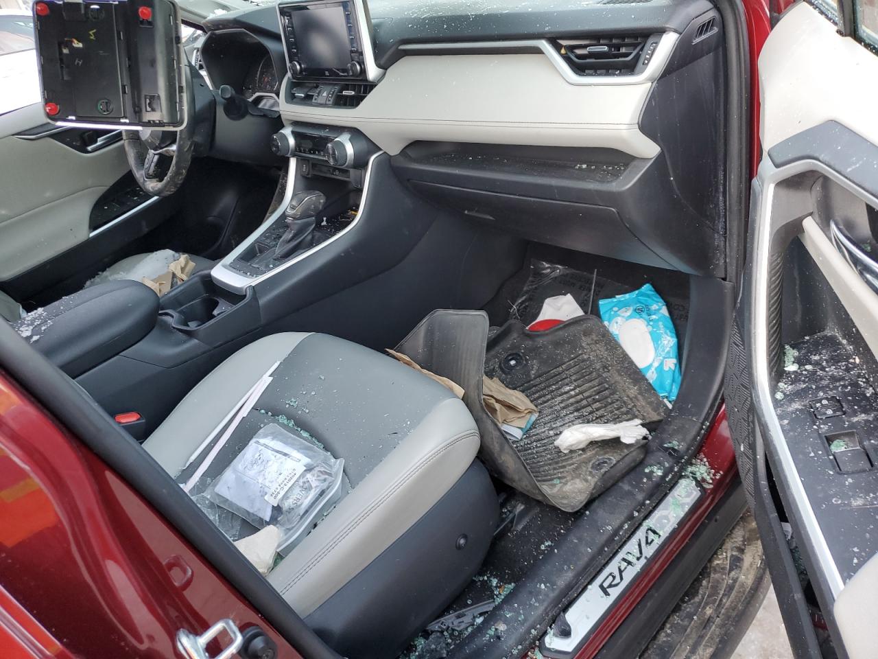 2019 Toyota RAV 4 - Image 8