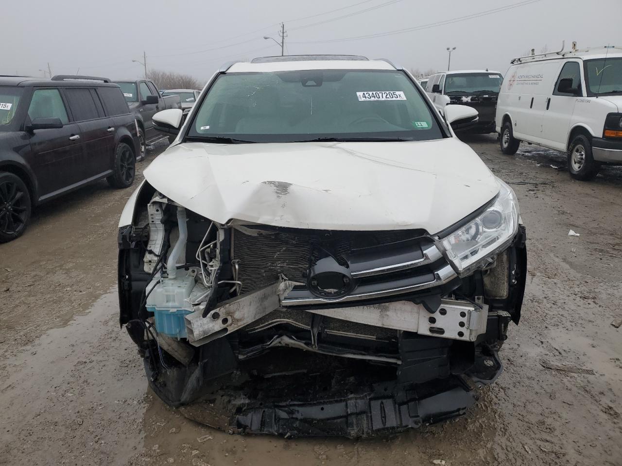 2019 Toyota Highlander - Image 5