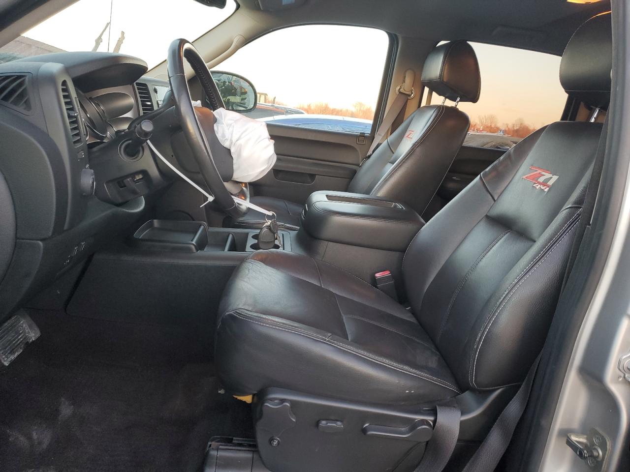 2010 Chevrolet Silverado - Image 7