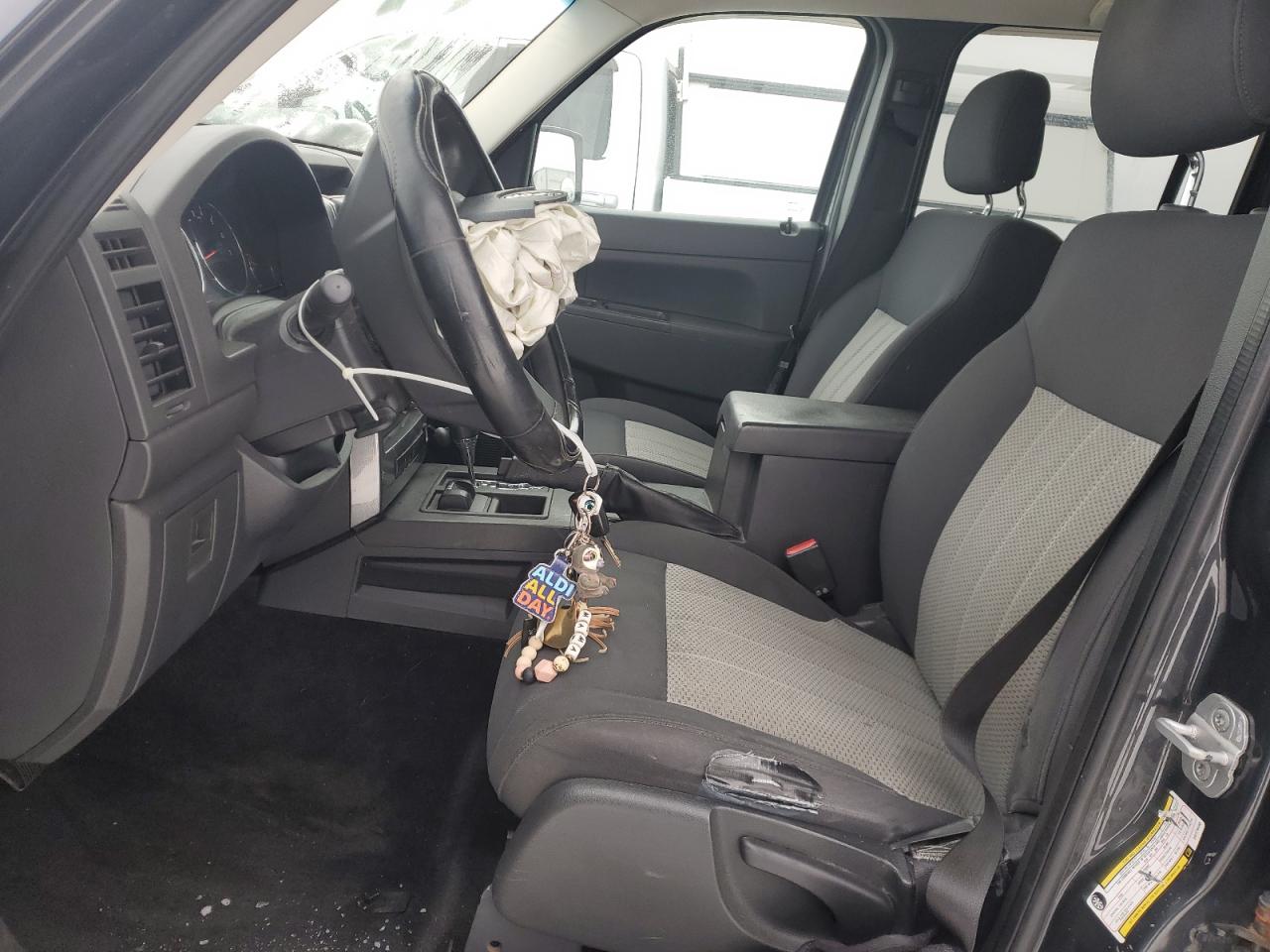 2010 Jeep Liberty (North America) - Image 7